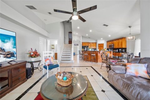 House in Kissimmee, Florida 4 bedrooms, 221.39 sq.m. № 1744228 - photo 24