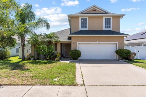 House in Kissimmee, Florida 4 bedrooms, 221.39 sq.m. № 1744228 - photo 1