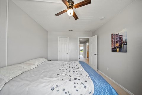 House in Kissimmee, Florida 4 bedrooms, 221.39 sq.m. № 1744228 - photo 11