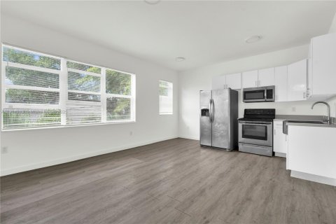 Apartment in Miami, Florida 29.26 sq.m. № 1968206 - photo 4