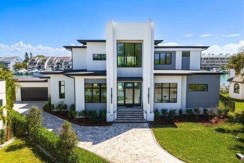 Casa en Tierra Verde, Florida 4 dormitorios, 502.14 m2 № 2135506