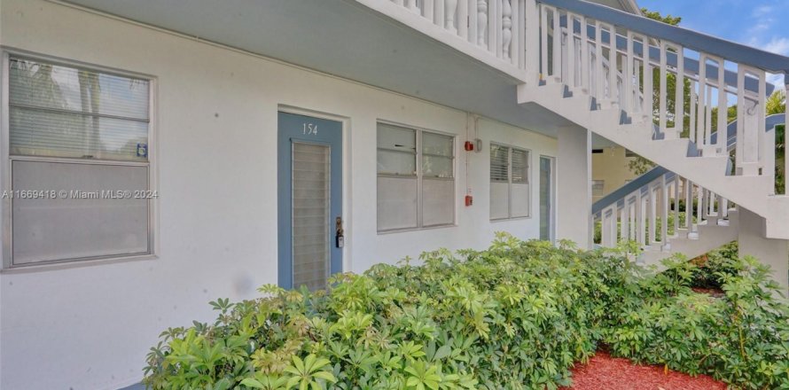 Condo in Deerfield Beach, Florida, 2 bedrooms № 1812077