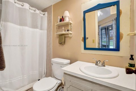 Condo in Deerfield Beach, Florida, 2 bedrooms  № 1812077 - photo 17