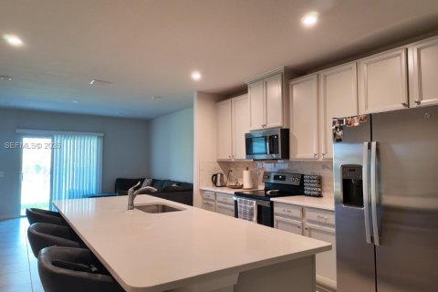 Touwnhouse à louer à Port Charlotte, Floride: 3 chambres № 2023812 - photo 4