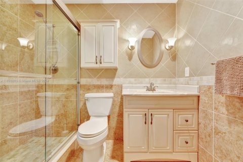 Condo in Pompano Beach, Florida, 2 bedrooms  № 1860650 - photo 13