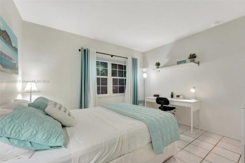 Condo in Pompano Beach, Florida, 2 bedrooms  № 1860650 - photo 14