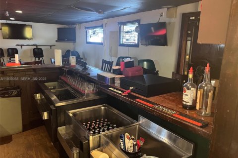 Купить коммерческую недвижимость в Уилтон-Мэнорс, Флорида № 2035281 - фото 30