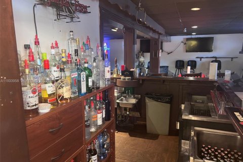 Купить коммерческую недвижимость в Уилтон-Мэнорс, Флорида № 2035281 - фото 29