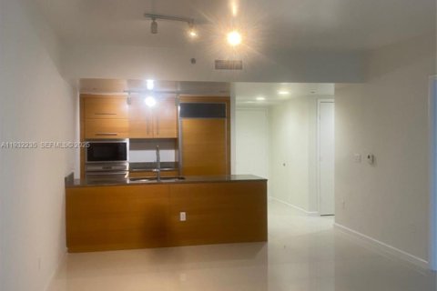 Снять в аренду кондоминиум в Майами, Флорида 1 спальня, 74.14м2, № 1990804 - фото 15