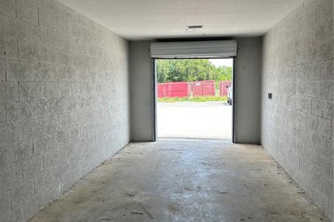 Propiedad comercial en alquiler en Winter Haven, Florida, 46.45 m2 № 2103455 - foto 4