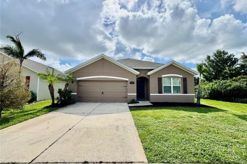 House in Melbourne, Florida 4 bedrooms, 170.01 sq.m. № 2294658 - photo 3