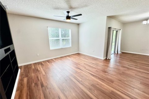 House in Melbourne, Florida 4 bedrooms, 170.01 sq.m. № 2294658 - photo 11