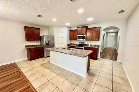 House in Melbourne, Florida 4 bedrooms, 170.01 sq.m. № 2294658 - photo 13
