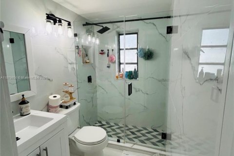 Condominio en venta en Hialeah, Florida, 1 dormitorio № 1981674 - foto 15
