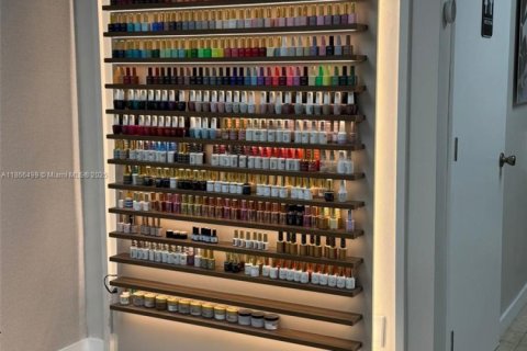 Propiedad comercial en venta en Doral, Florida № 1981743 - foto 3