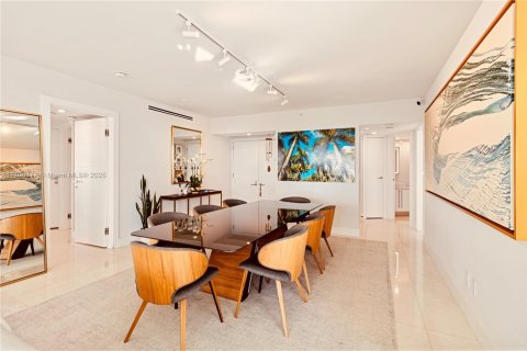 Condo in Miami, Florida, 2 bedrooms  № 1859890 - photo 3