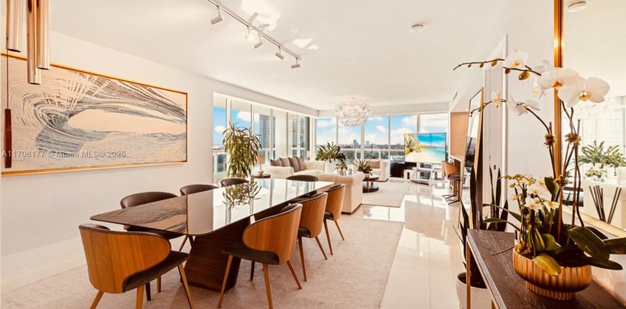 Condo in Miami, Florida, 2 bedrooms № 1859890