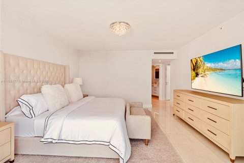 Condo in Miami, Florida, 2 bedrooms  № 1859890 - photo 14