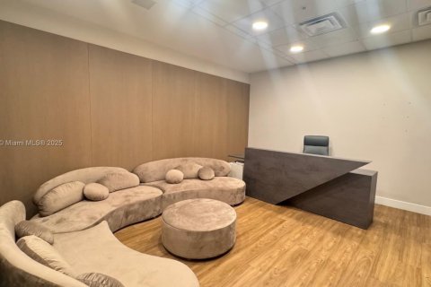Immobilier commercial à vendre à Aventura, Floride № 2018996 - photo 14