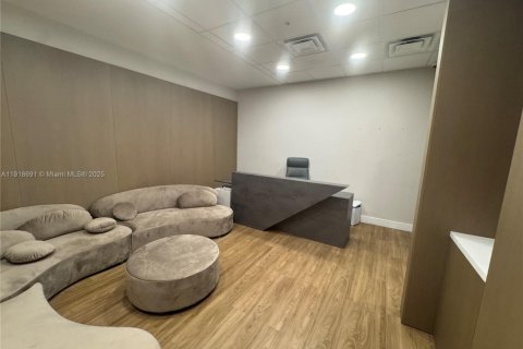 Immobilier commercial à vendre à Aventura, Floride № 2018996 - photo 10