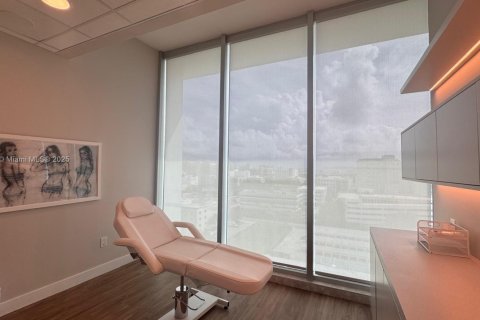 Immobilier commercial à vendre à Aventura, Floride № 2018996 - photo 27