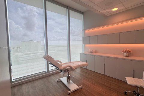 Immobilier commercial à vendre à Aventura, Floride № 2018996 - photo 30