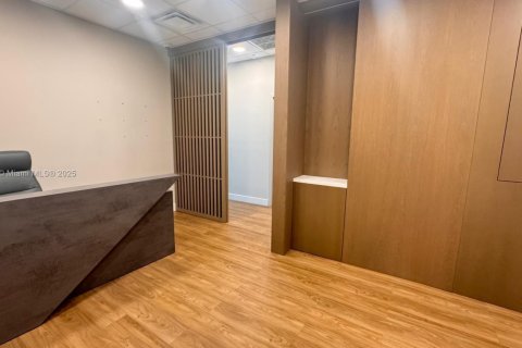 Immobilier commercial à vendre à Aventura, Floride № 2018996 - photo 13