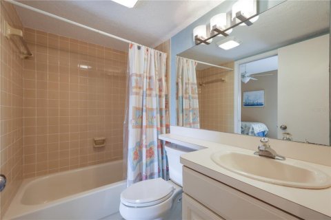 Copropriété à vendre à Holmes Beach, Floride: 2 chambres, 107.21 m2 № 2102948 - photo 20