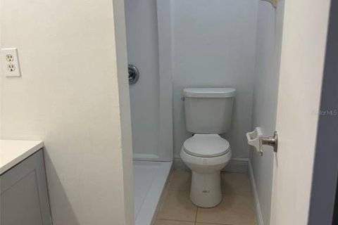 Снять в аренду таунхаус в Орландо, Флорида 4 комнаты, 107.21м2, № 1826910 - фото 13