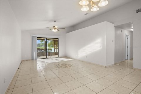 Villa ou maison à vendre à Kissimmee, Floride: 3 chambres, 125.51 m2 № 2420538 - photo 18