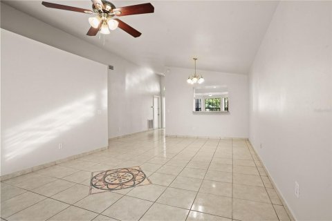 Villa ou maison à vendre à Kissimmee, Floride: 3 chambres, 125.51 m2 № 2420538 - photo 13