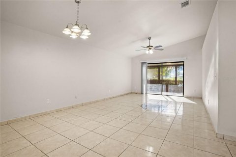 Villa ou maison à vendre à Kissimmee, Floride: 3 chambres, 125.51 m2 № 2420538 - photo 12