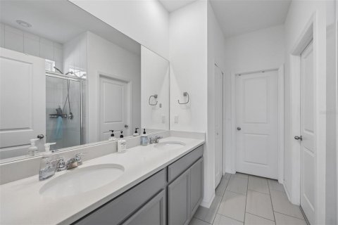 House in Palmetto, Florida 4 bedrooms, 201.04 sq.m. № 2222704 - photo 15