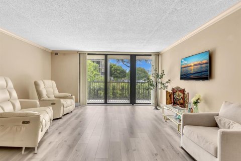Condo in Fort Lauderdale, Florida, 2 bedrooms № 2247830 - photo 2