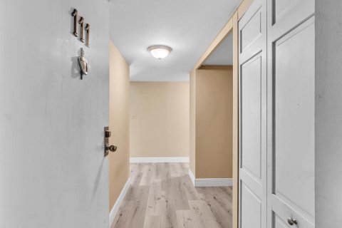 Condo in Fort Lauderdale, Florida, 2 bedrooms № 2247830 - photo 10
