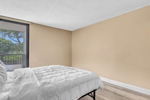 Condo in Fort Lauderdale, Florida, 2 bedrooms № 2247830 - photo 27