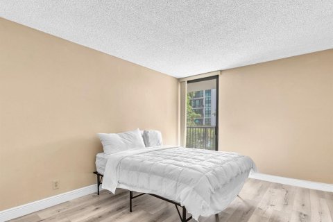 Condo in Fort Lauderdale, Florida, 2 bedrooms № 2247830 - photo 26