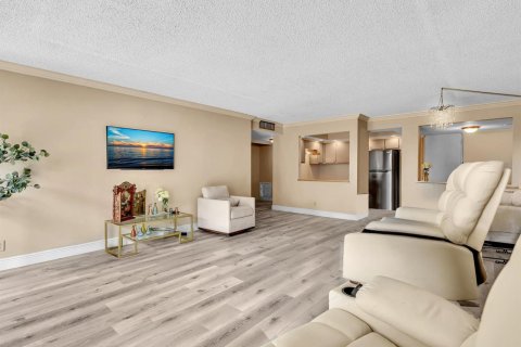 Condo in Fort Lauderdale, Florida, 2 bedrooms № 2247830 - photo 18
