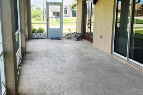 Casa en alquiler en Port Charlotte, Florida, 4 dormitorios, 208.01 m2 № 1895035 - foto 21