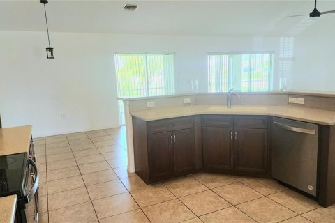 Casa en alquiler en Port Charlotte, Florida, 4 dormitorios, 208.01 m2 № 1895035 - foto 8