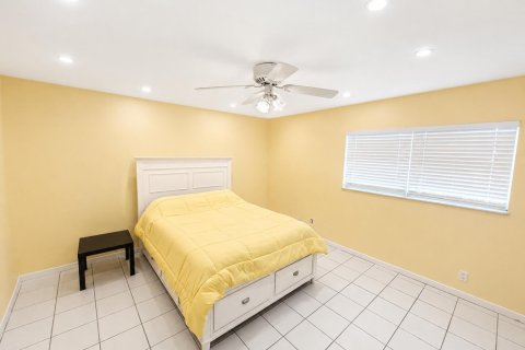 Condo in Lauderhill, Florida, 2 bedrooms  № 2177703 - photo 7