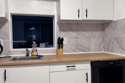Condominio en venta en Hallandale Beach, Florida, 1 dormitorio, 78.69 m2 № 1979658 - foto 10