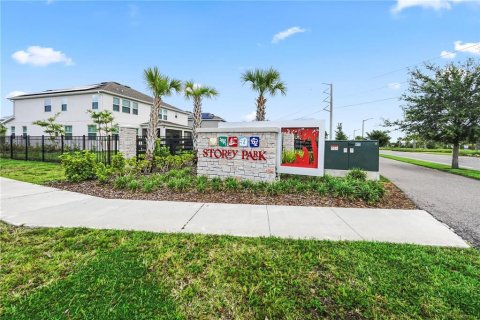 House in Orlando, Florida 5 bedrooms, 245.08 sq.m. № 1910078 - photo 29
