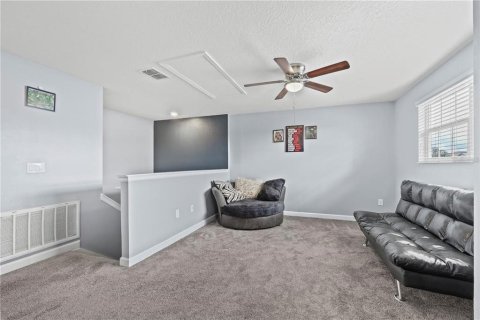 House in Orlando, Florida 5 bedrooms, 245.08 sq.m. № 1910078 - photo 15
