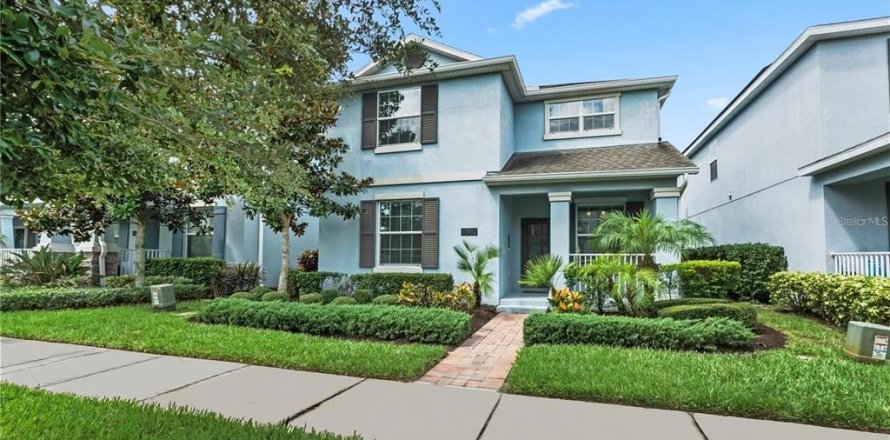 House in Orlando, Florida 5 bedrooms, 245.08 sq.m. № 1910078