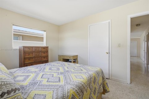 House in Miami, Florida 3 bedrooms, 130.62 sq.m. № 1984578 - photo 21