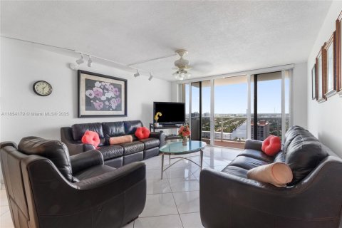 Copropriété à vendre à Hallandale Beach, Floride: 2 chambres, 102.19 m2 № 1963211 - photo 5