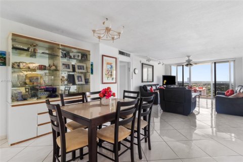 Copropriété à vendre à Hallandale Beach, Floride: 2 chambres, 102.19 m2 № 1963211 - photo 6