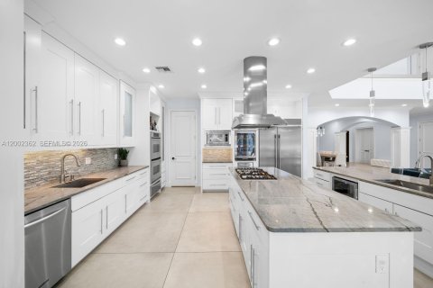 House in Fort Lauderdale, Florida 6 bedrooms, 429.39 sq.m. № 2068859 - photo 22