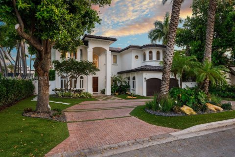 House in Fort Lauderdale, Florida 6 bedrooms, 429.39 sq.m. № 2068859 - photo 8